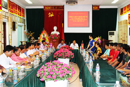 Đoàn cán bộ Sở Giáo dục và Thể thao tỉnh Khăm Muộn nước CHDCND Lào thăm và làm việc với trường CĐ Kinh tế-Tài chính Thái nguyên.